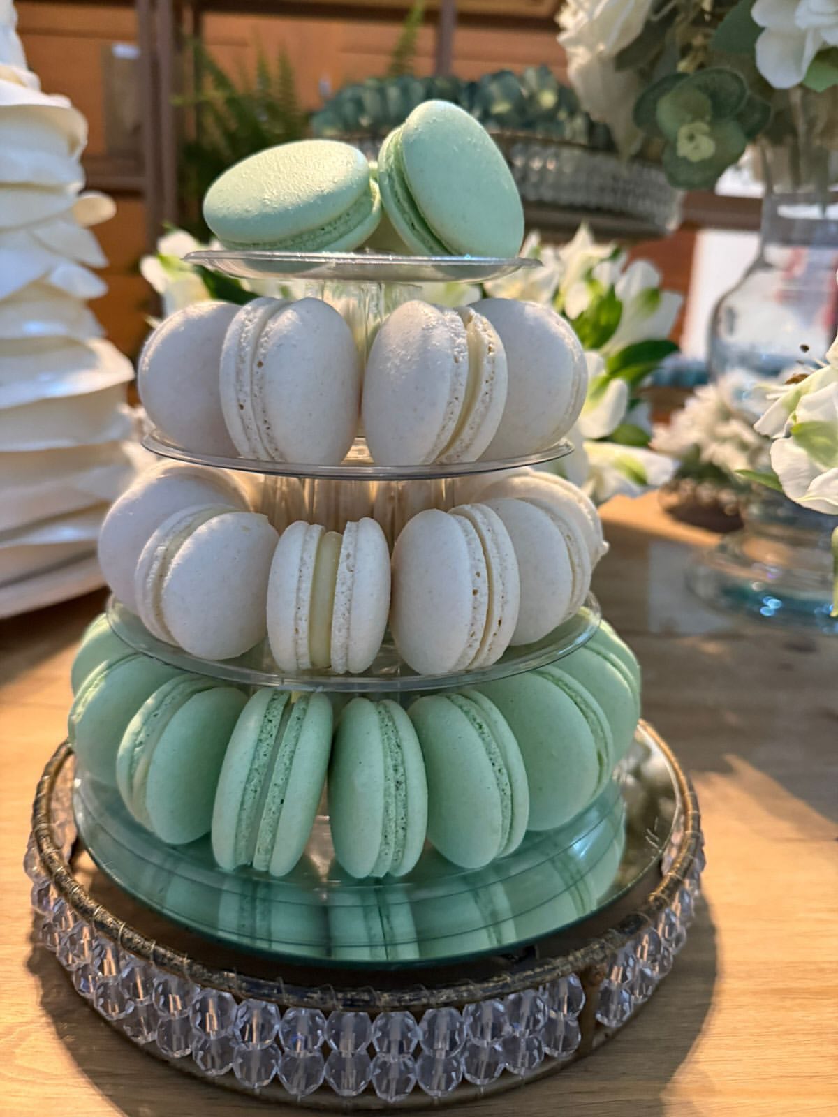 Mesa de doces de casamento decorada pela Rita de Cássia Buffet