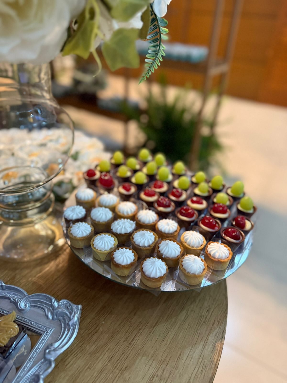Doces finos apresentados em festa de casamento