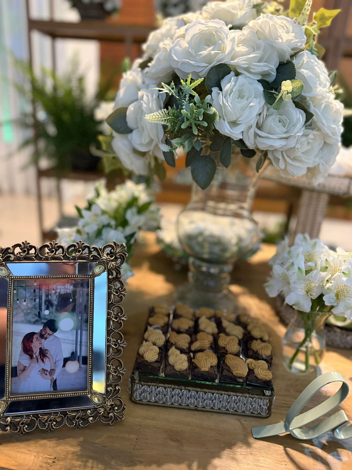 Mesa completa de doces em casamento